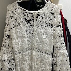 Alexia Admor White Lace Dress